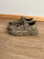 Adidas ozweego Schuhe Sneaker Gr. 39 1/3 Khaki Nordrhein-Westfalen - Krefeld Vorschau