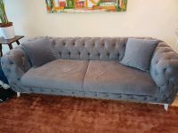 Graues Sofa im Chesterfield-Style Berlin - Treptow Vorschau