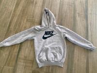 Nike Kaputzenpulli Sweatshirt grau Gr. S Hessen - Offenbach Vorschau