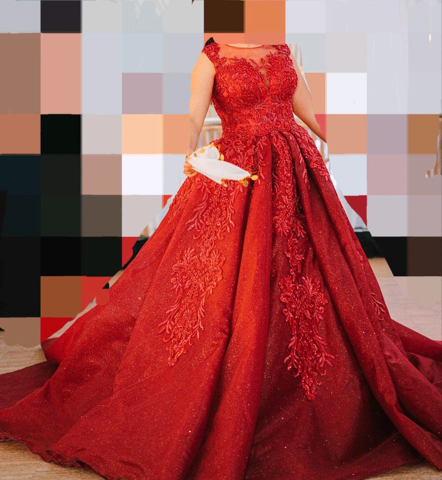 Hennakleid/Abendkleid/Hochzeitskleid in bordeaux rot mit Schleppe in Gersthofen