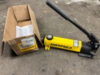 Enerpac Hydraulikpumpe Pumpe P141 handpumpe Mühlhausen - Mönchfeld Vorschau