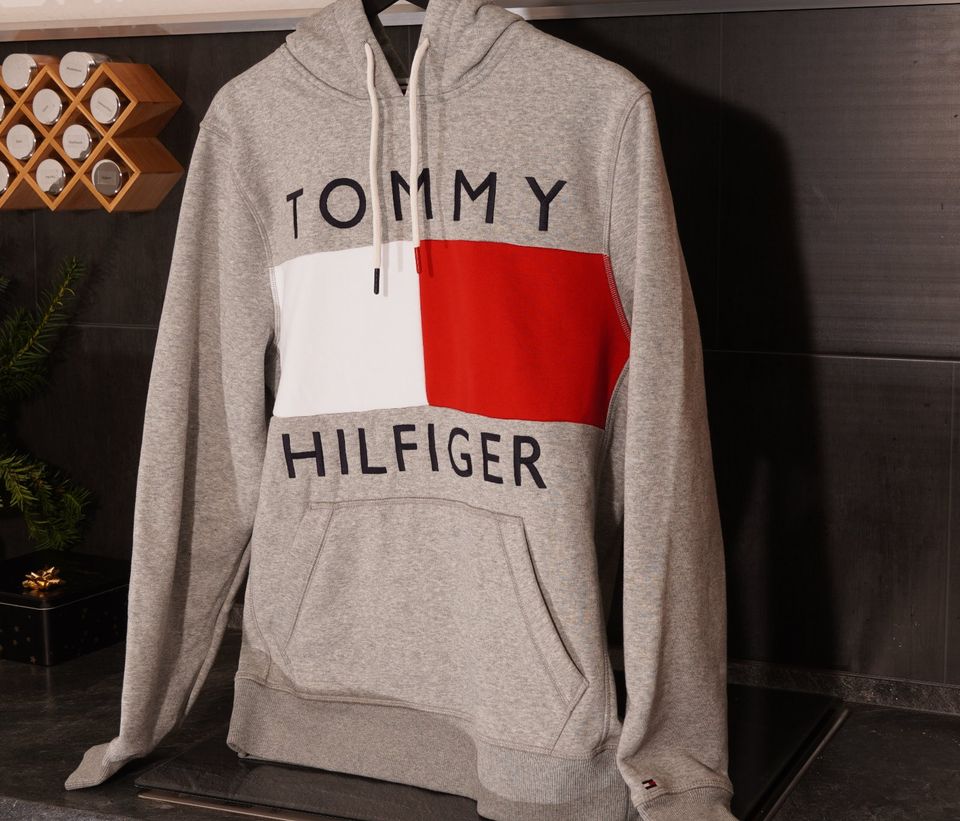 Tommy Hilfiger Kapuzenpullover Gr. S Neu Hoodie Pullover grau in Moritzburg