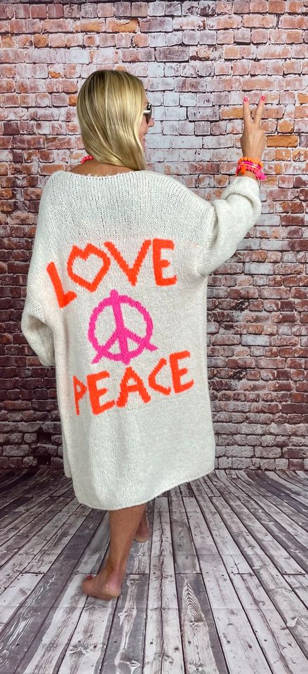 Traumhafte hochwertige Ibiza Maxi Strickjacke „Peace & Love“ in Bochum