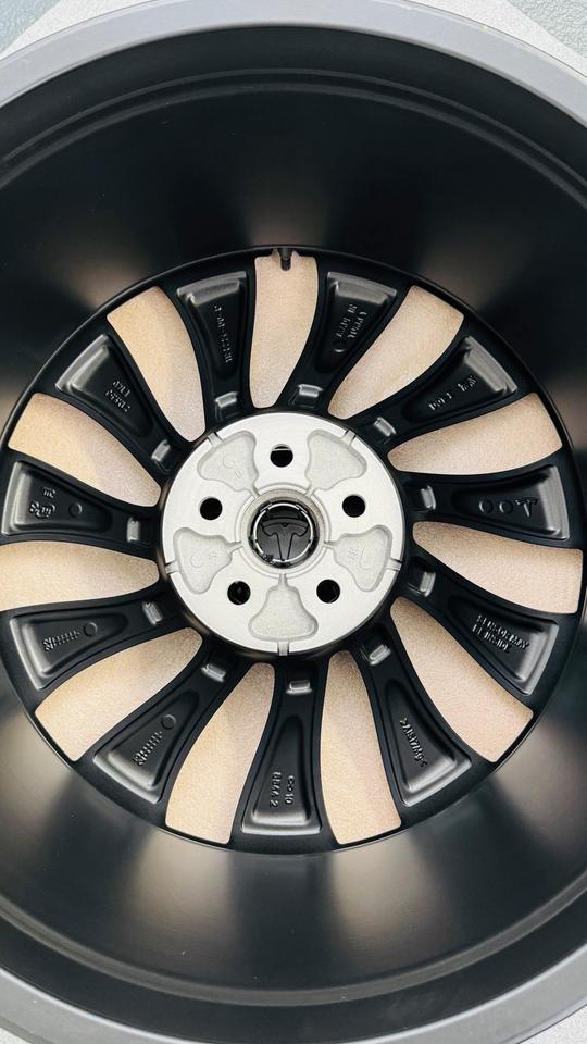 Alufelgen 21 Zoll TESLA Model Y 1188226-00-C 1188227-00-C NEU‼️ in Dingolfing