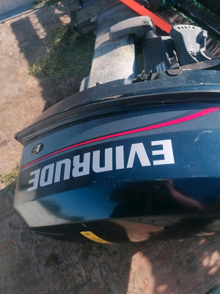 Bootsmotor Evinrude in Leezen MV