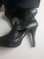 Schwarze High Heels echtleder gr 40 Leipzig - Leipzig, Südvorstadt Vorschau