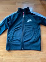 Nike Trainingsjacke in schwarz Gr. 134 Bayern - Übersee Vorschau