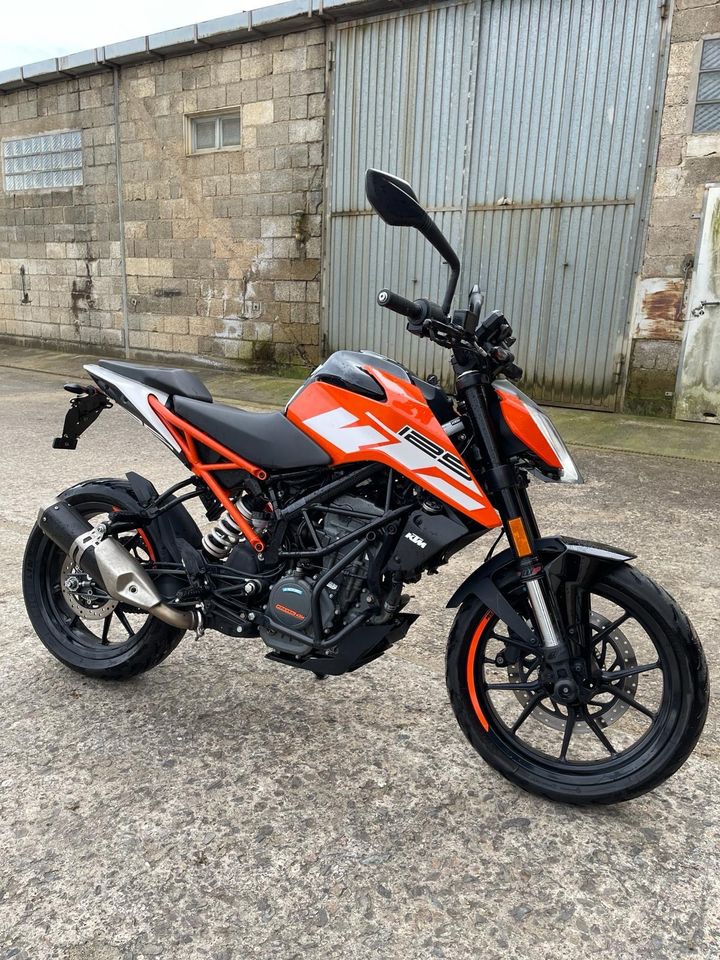 KTM Duke 125.  , orange, Baujahr 5/2020, Kilometer 13500 in Neuwied