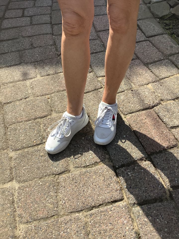 Tommy Hilfiger bequeme Sneaker Gr. 40 Weiß in Bochum