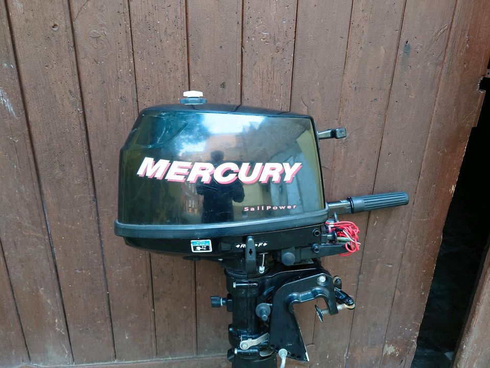 Mercury 4 PS 4-Takt Außenborder in Potsdam