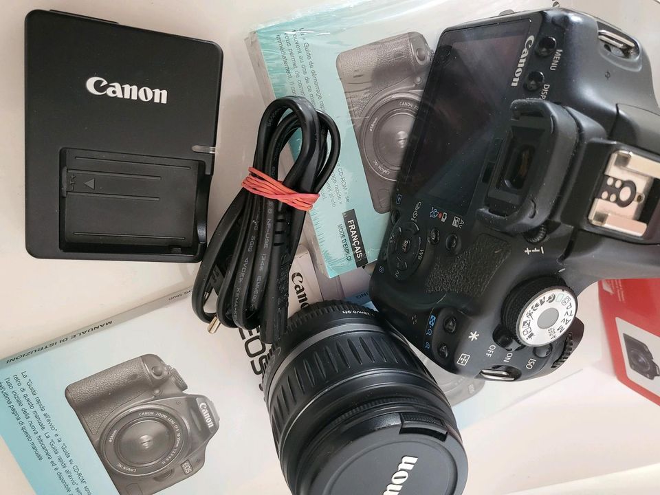 Canon Eos 500D Spiegelreflexkamera mit Objektiv 18-55mm in Kaufering