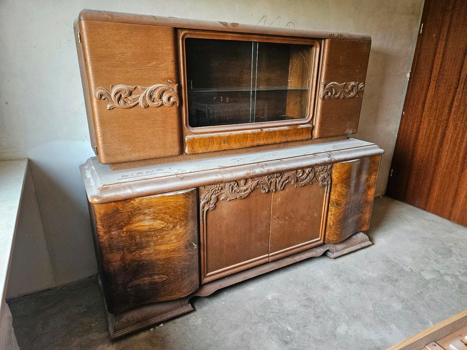 Antiker Vintage Wohnzimmer-Schrank in gutem Zustand in Mühlheim am Main