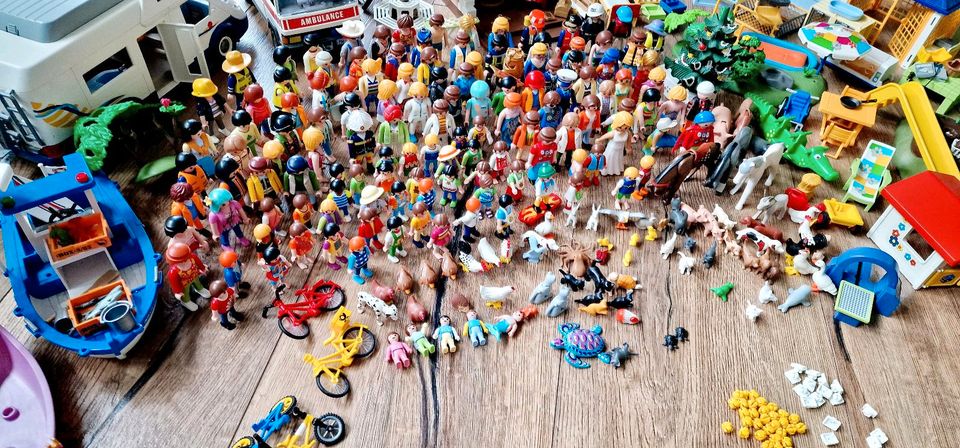 Playmobil XXL Set, weit über 1000 teile, min 12 Sets in Rülzheim