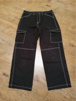 Cargohose von "H&M" - in schwarz mit weißen Nähten - Gr. 42 - TOP Sachsen - Schöneck Vorschau