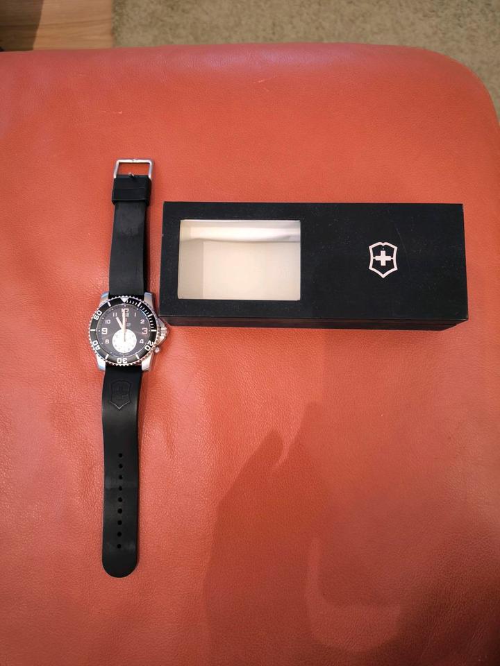 Victorinox Maverick II Big Date GMT Quarz 241178 Armbanduhr in Polling
