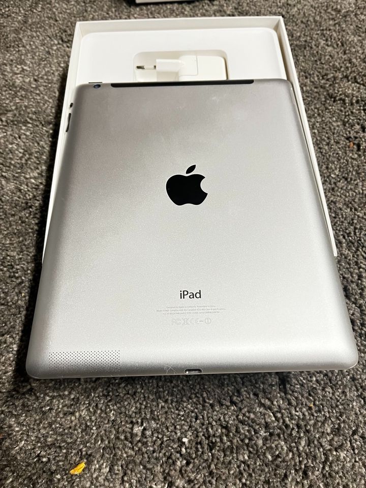 Apple IPad 16Gb, white, WiFi Cellular, super Zustand in Zirndorf