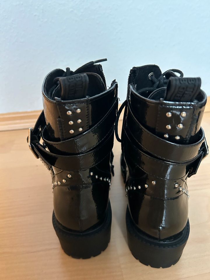 Boots Perlen Lack schwarz von Bullboxer Gr.38 wie neu in Bonn