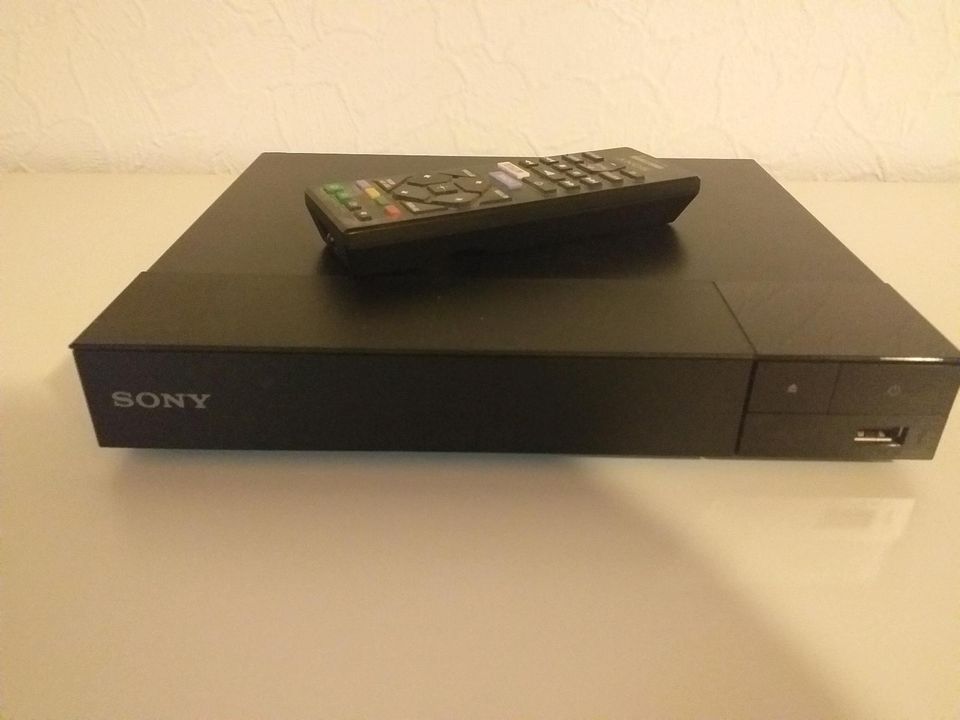 40 Zoll TV mit DVD Player und Resiver in Rheinbrohl