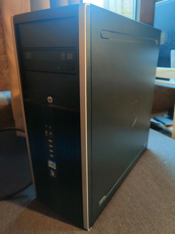 HP Compaq 8200 Elite PC Computer in Staufenberg