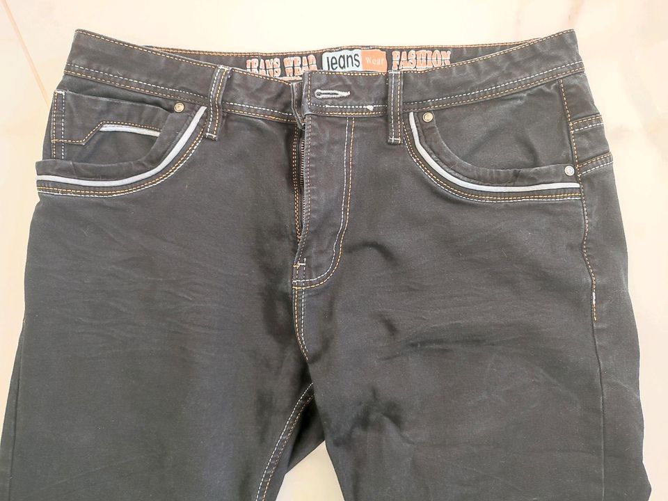 Schwarze Jeans 38/32 mit Stretch in Stephansposching