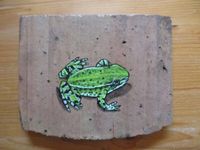 Deko gemalter Frosch auf Dachplatte Bayern - Eggenthal Vorschau