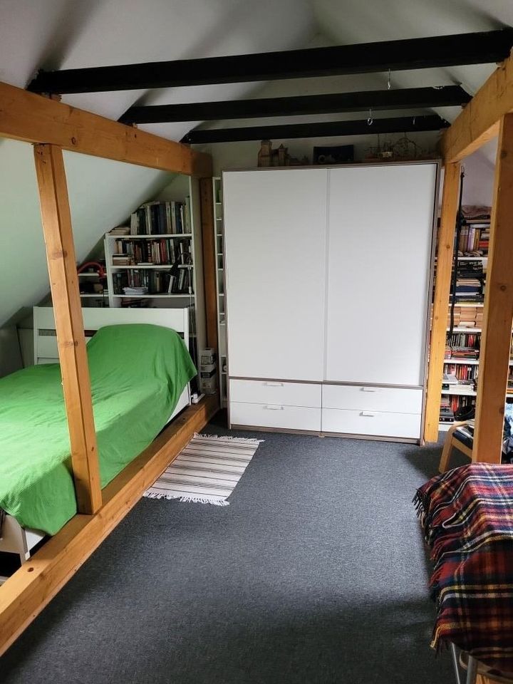 Schöne 4 Zimmer Wohnung in traumhafter Lage mit eigenem Garten in Leer (Ostfriesland)