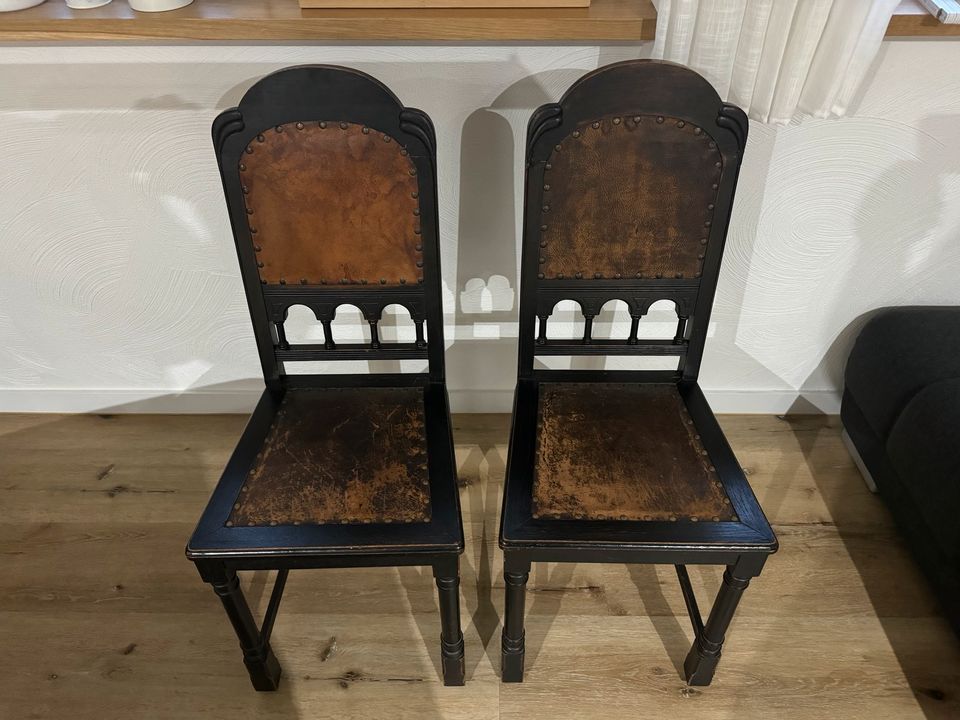 2 Antike Stühle in Lollar