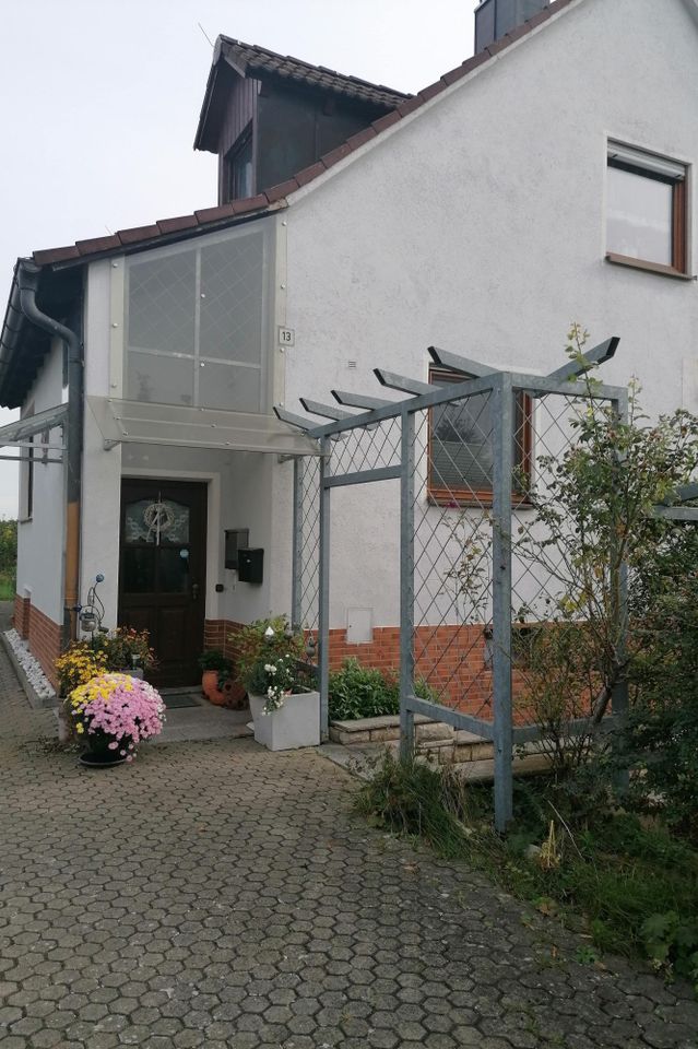 Zweifamilienhaus mit Einliegerwohnung am Ortsrand von Theilenhofen in Theilenhofen