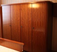 Schlafzimmer Schrank sehr stabil Niedersachsen - Wedemark Vorschau