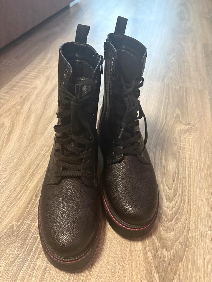 Schwarze Boots / Stiefel neu in Erfurt