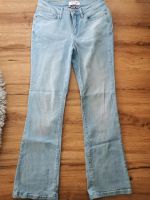 Hose Jeans schlaghose 38 neu Nordrhein-Westfalen - Sundern (Sauerland) Vorschau