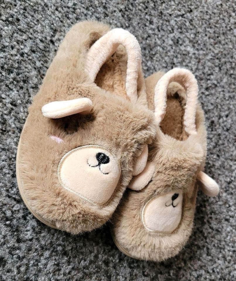 Kinder Hausschuhe Schuhe Teddybär gefüttert kuschelig in Obertshausen