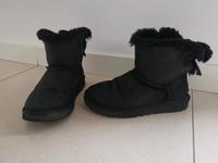 Ugg Boots Mini Bailey Bow II Stiefeletten schwarz black Gr 37 Niedersachsen - Nordhorn Vorschau