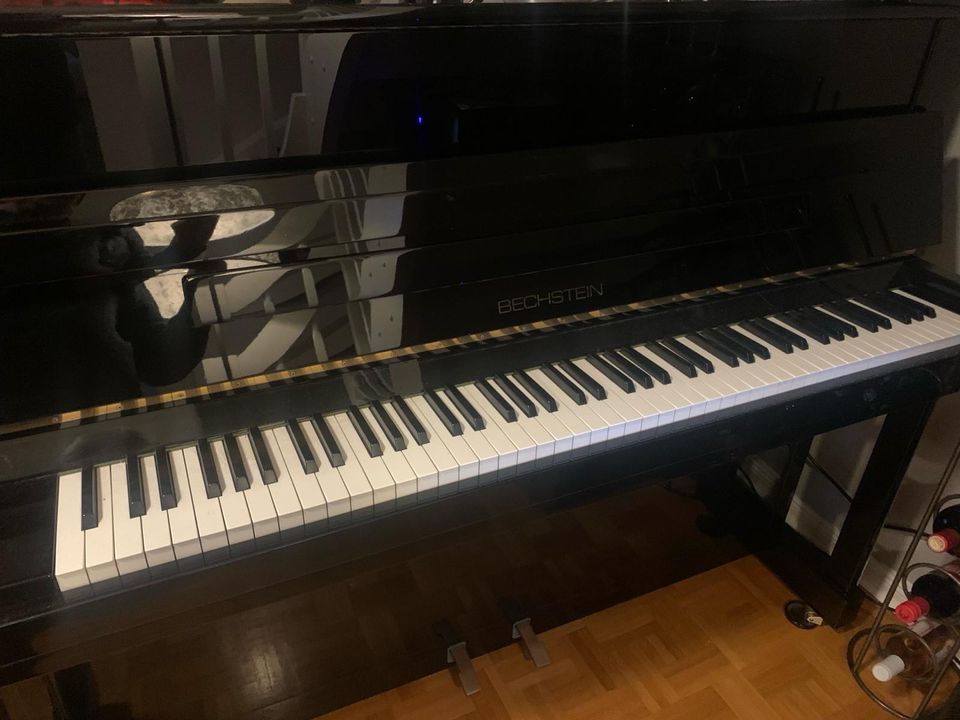 Klavier von Bechstein Studio 115 in Berlin