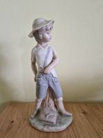 NAO LLADRO Spain Porzellan Figur "Junge am Baumstumpf" Niedersachsen - Oldenburg Vorschau