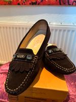 Tod‘s Mokassins dunkelbraun mit Strassbesatz Gr. 38,5 Hessen - Darmstadt Vorschau