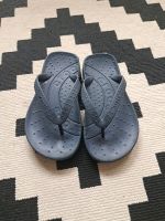 Crocs Flipflops dunkelblau 29 30 Berlin - Reinickendorf Vorschau