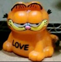 Garfield "Love" Voll Hartgummi Figur 70er/80er Jahre ca 3cm hoch Hessen - Groß-Gerau Vorschau