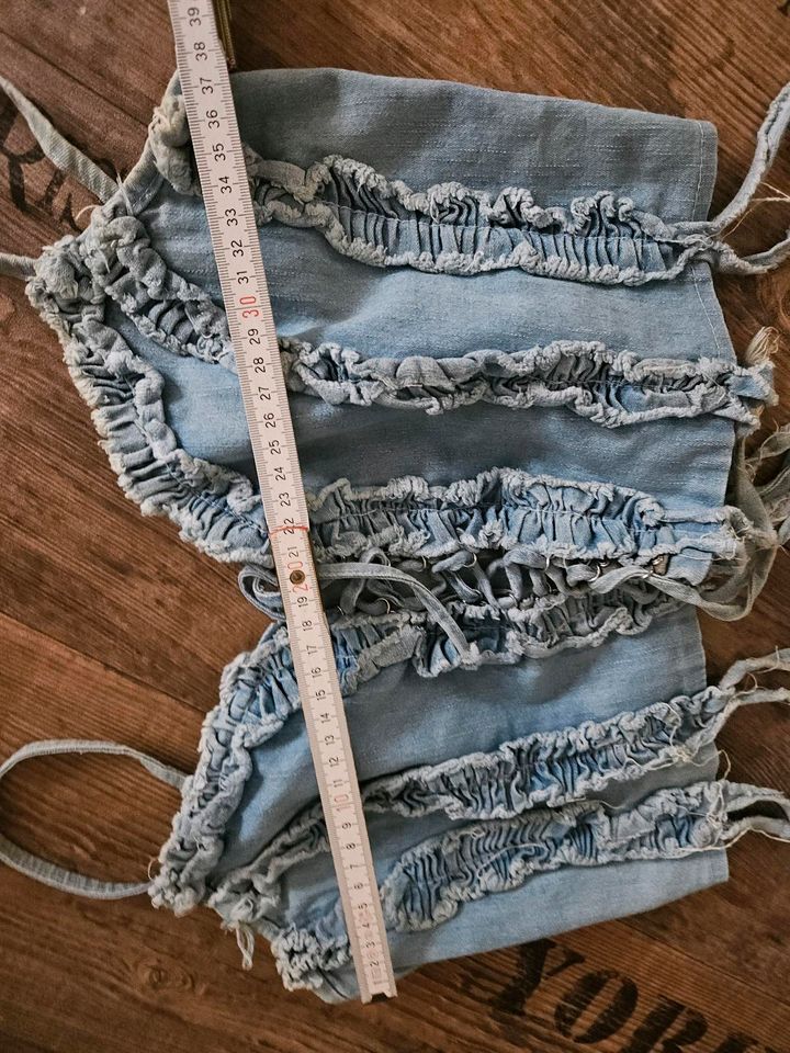 80/90iger Stretch Jeans Corsage top schnüren fransen zottel y2k in Saarbrücken