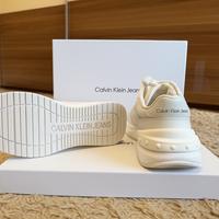 Weiße Calvin Klein Jeans Sneaker – Top Zustand, kaum getragen! Hessen - Dillenburg Vorschau