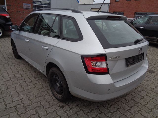 Skoda Fabia 1.0l MPI 55kW Active Combi in Ellerau 