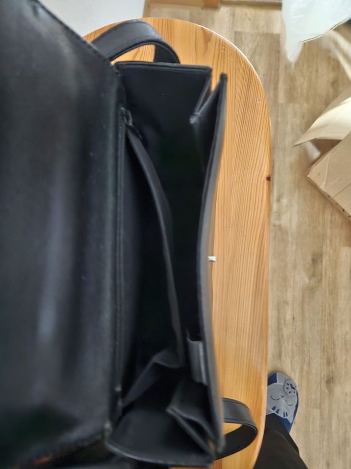 Handtasche Mandarina Duck Leder schwarz Top Zustand in Kitzingen