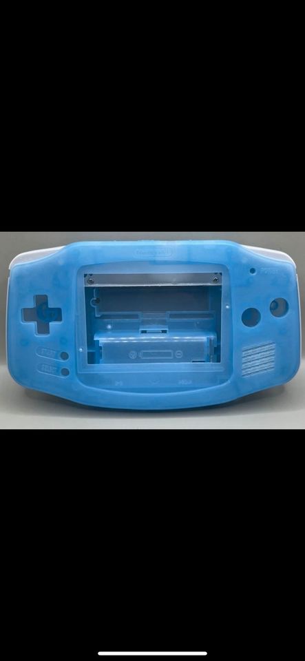 Nintendo Gameboy Advance mit Leuchtcase, Blau, Durchsichtig in Bad Emstal