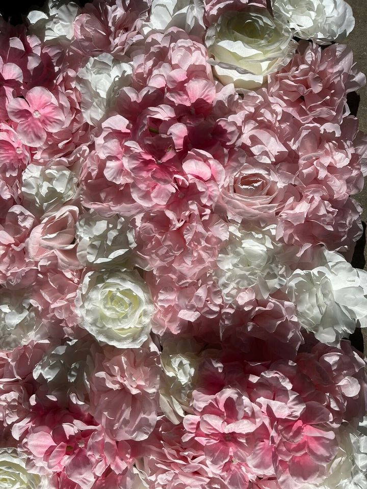 Blumenwand / Flowerwall zur Hochzeit mieten in Erding