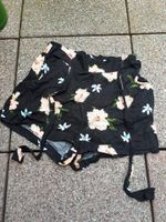 Kurze Sommer Hose Shorts 36 Blumen Muster zum Binden Strand Stuttgart - Stuttgart-Mitte Vorschau