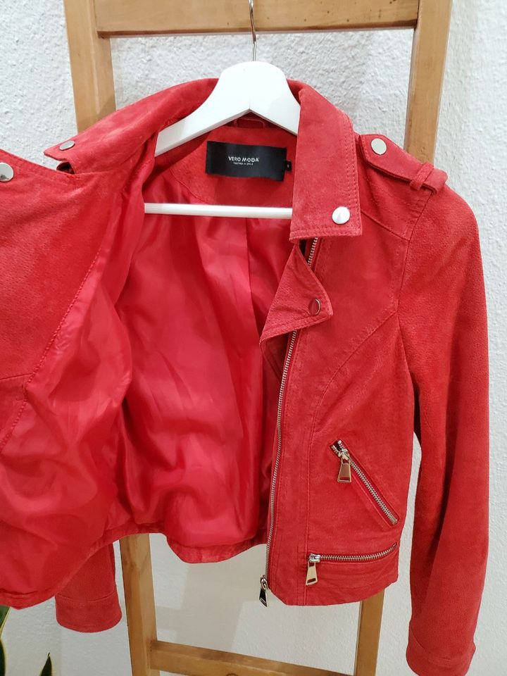 Lederjacke Wildleder Bikerjacke Jacke, Größe S in rot in Freiburg im Breisgau