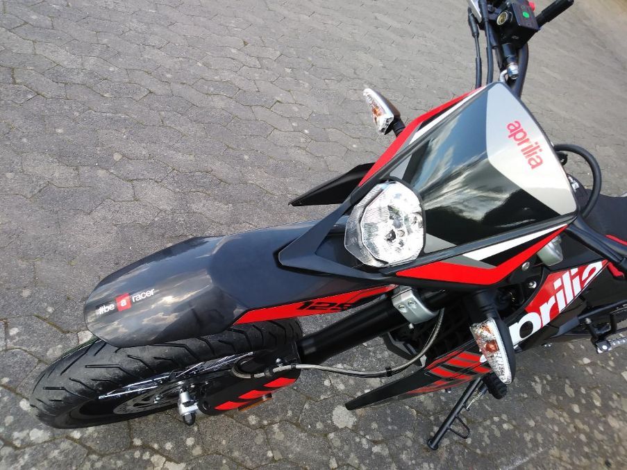 Aprilia SX 125 Supermoto ABS, NEU,Aktion, Black Spider in Mellrichstadt