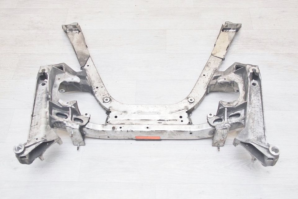 BMW 7er E65 E66 Achsträger Vorderachse Vorderachsträger 6752294 in Schwieberdingen