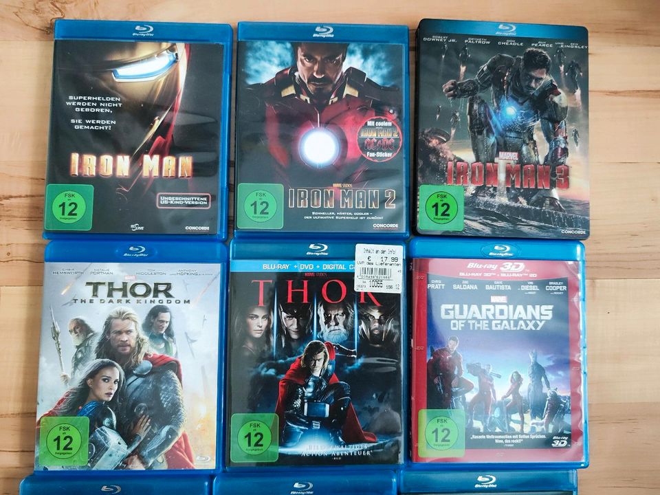 12 Blu-Rays( u.a. div. Marvel-Filme, James Bond, Star Trek...) in Grasberg