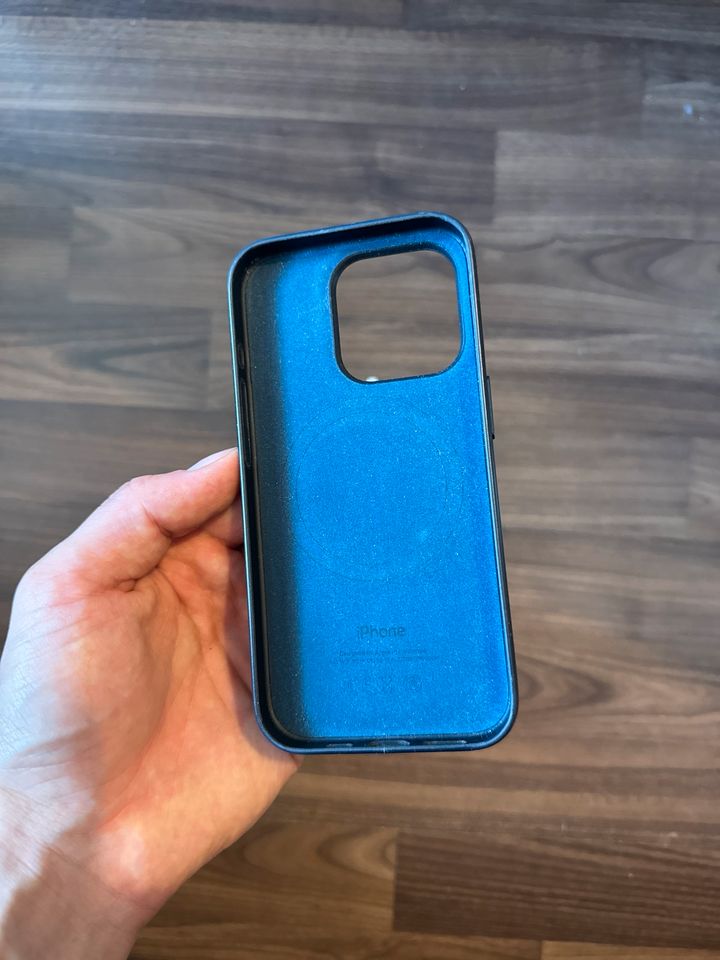 Apple iPhone 15 Pro - Feingewebe Case/Pazifikblau in Berlin